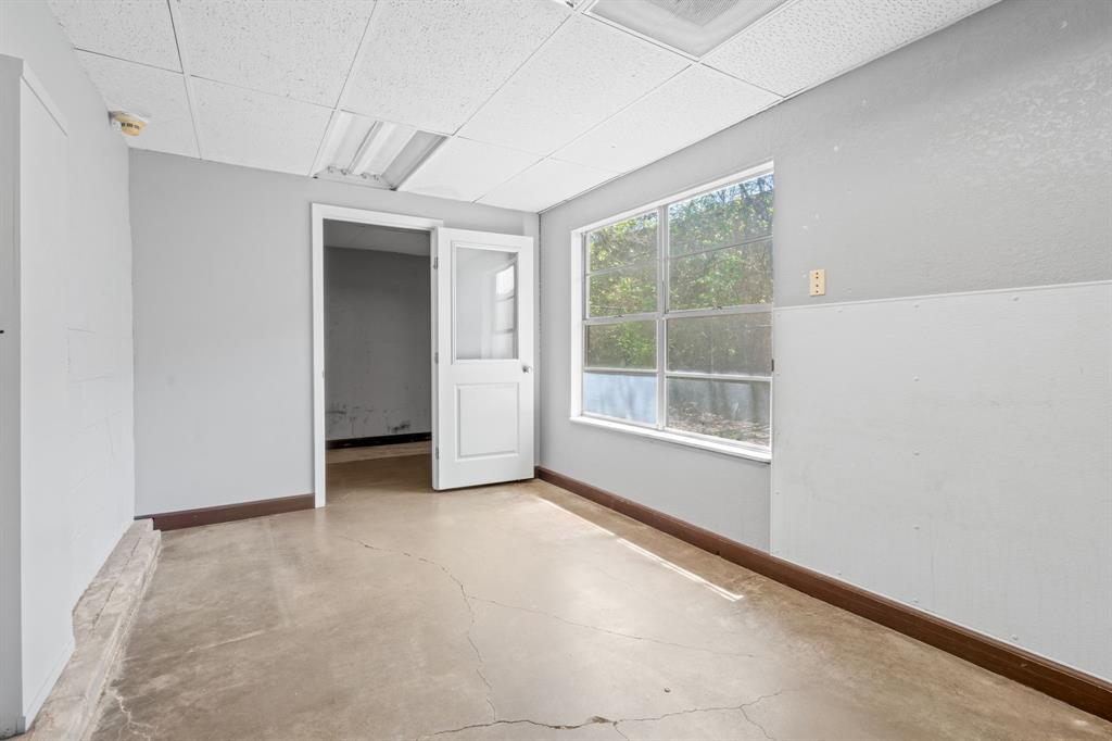 4 Paws Add - Commercial Sale