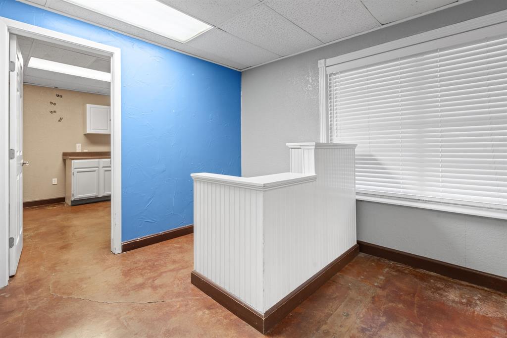 4 Paws Add - Commercial Sale