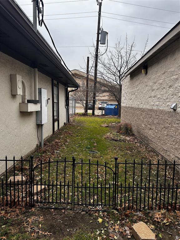 4 Paws Add - Commercial Sale