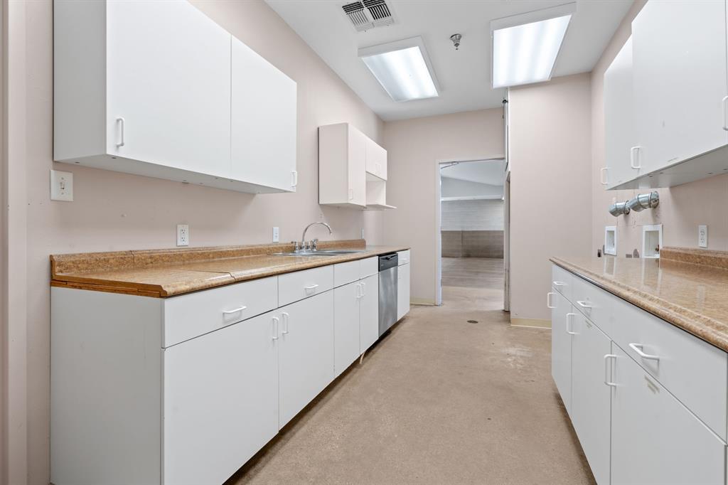 4 Paws Add - Commercial Sale