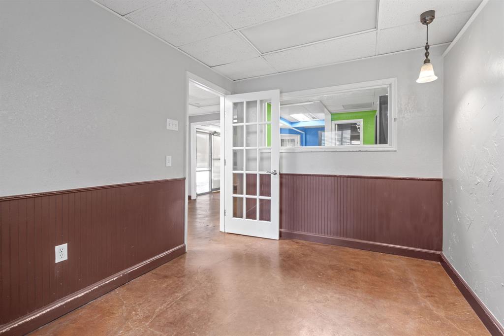 4 Paws Add - Commercial Sale