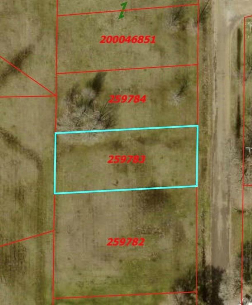 LOT available walking distance to the lake! Nice quiet neighborhood away from the city fast way of life, but yet close enough to the city! Build your dream home here!! This could be the peaceful life, you have been looking for! Close to shopping and dining including AAA Ranch!