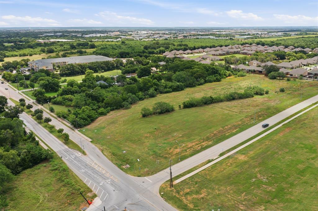 Photo of 1340 W WBROAD Street, Mansfield, TX 76063 (MLS # 21320748)