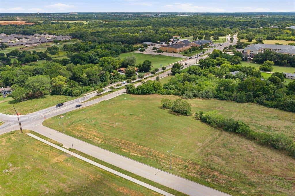 Photo of 1340 W WBROAD Street, Mansfield, TX 76063 (MLS # 21320748)