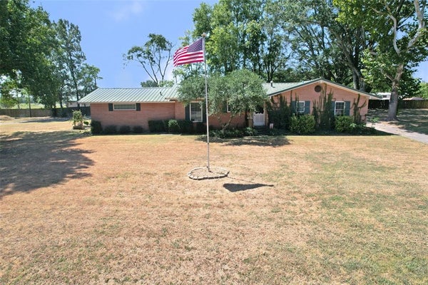 111 E OAK ST, YANTIS, TX 75497 - Image 4e977ac8a87d0e5cf41e53547ac8de82/3168014693