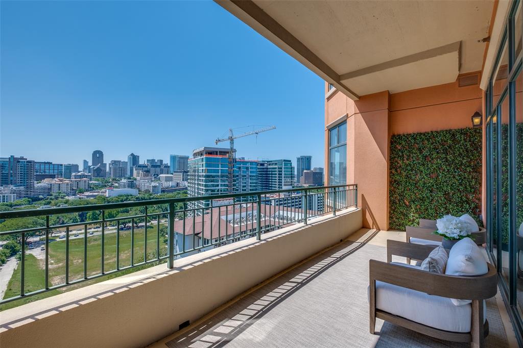 Plaza At Turtle Creek Residence Ph - Residential