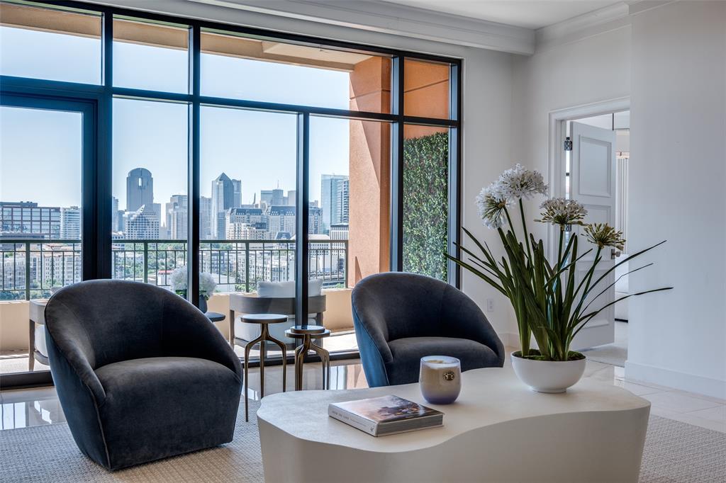 Plaza At Turtle Creek Residence Ph - Residential