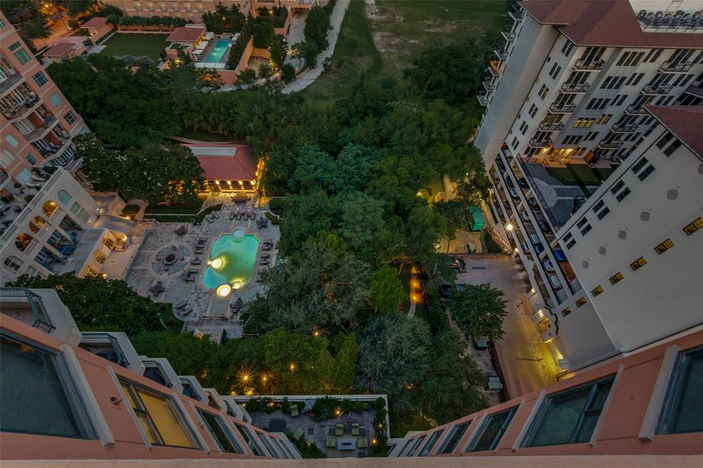 Plaza At Turtle Creek Residence Ph - Residential