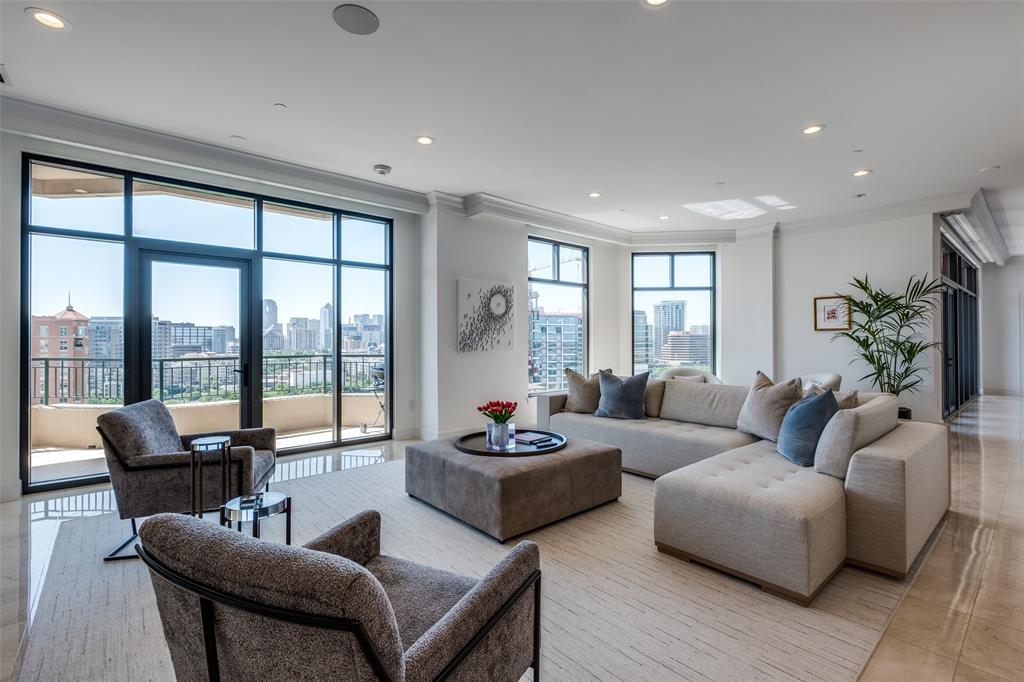 Plaza At Turtle Creek Residence Ph - Residential