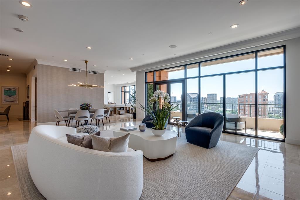 Plaza At Turtle Creek Residence Ph - Residential