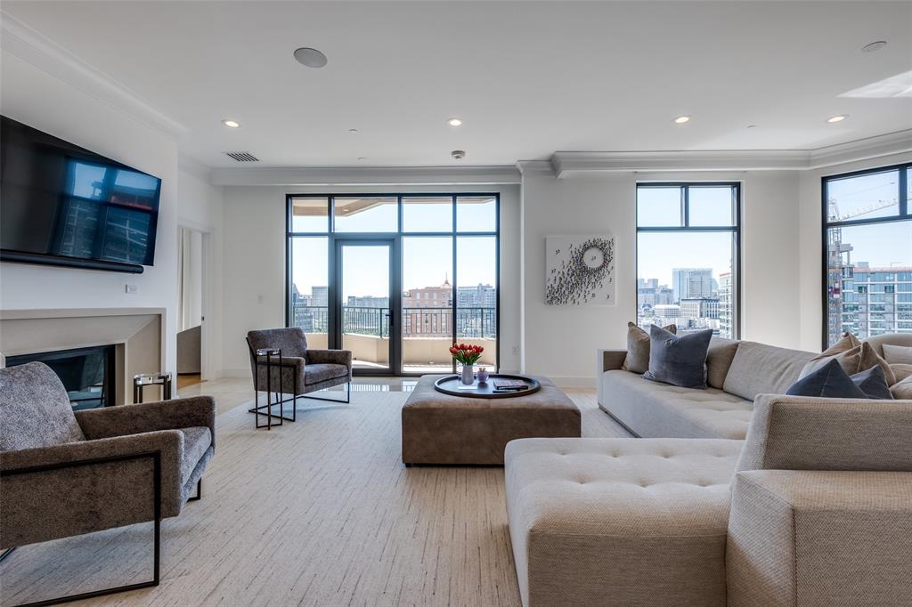 Plaza At Turtle Creek Residence Ph - Residential