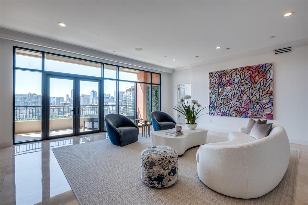 Plaza At Turtle Creek Residence Ph - Residential