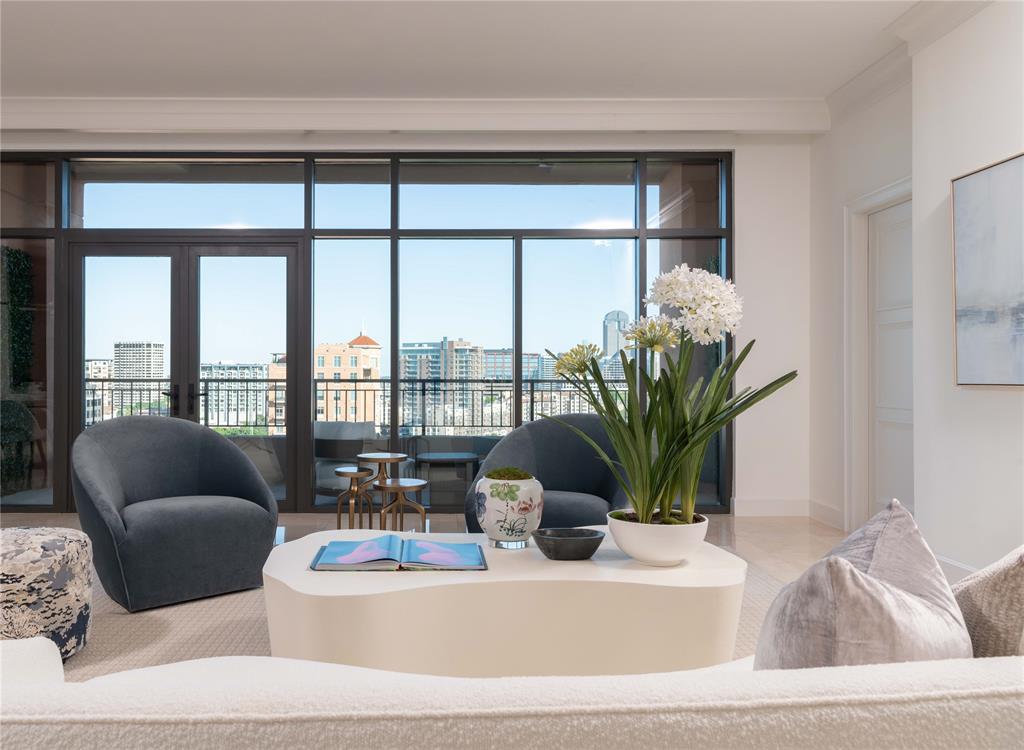 Plaza At Turtle Creek Residence Ph - Residential