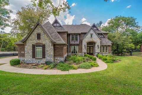 1811 Magic Valley Lane Cedar Hill TX 75104