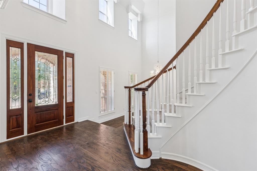 978 Hummingbird Drive