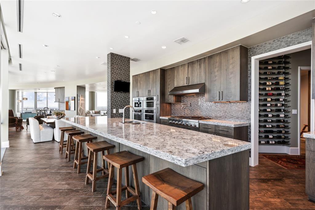 1301 Throckmorton Residences - Residential