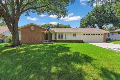 4137 Selkirk Drive W Fort Worth TX 76109