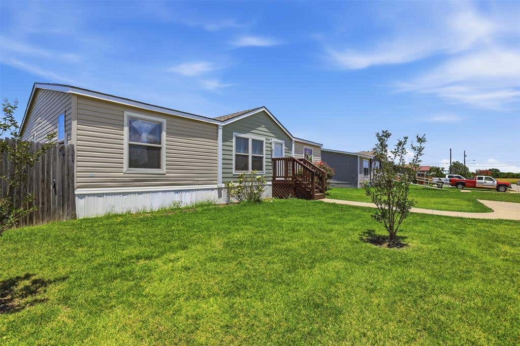 Photo of 1408 Old Bridge Road, Cleburne, TX 76033 (MLS # 21319212)