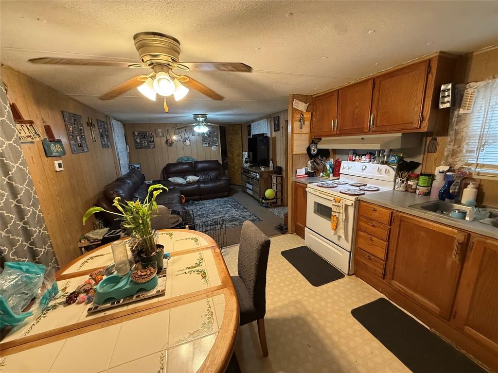 334 County Road 1643