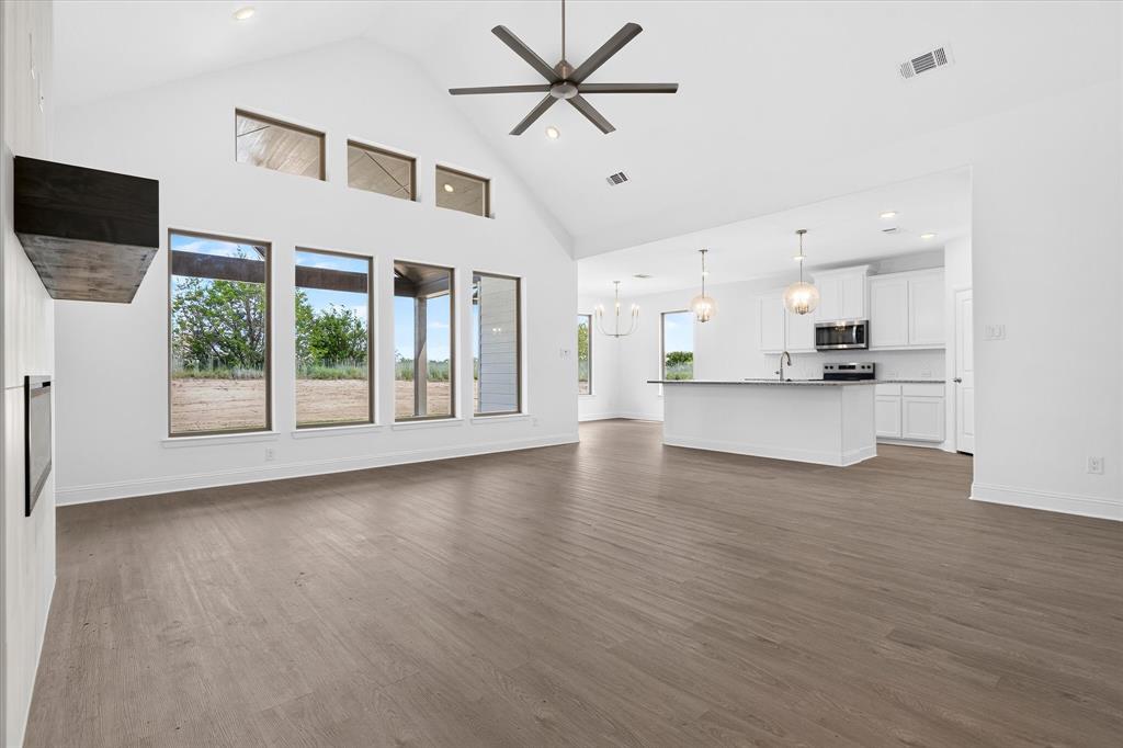 1001 Leo Lane