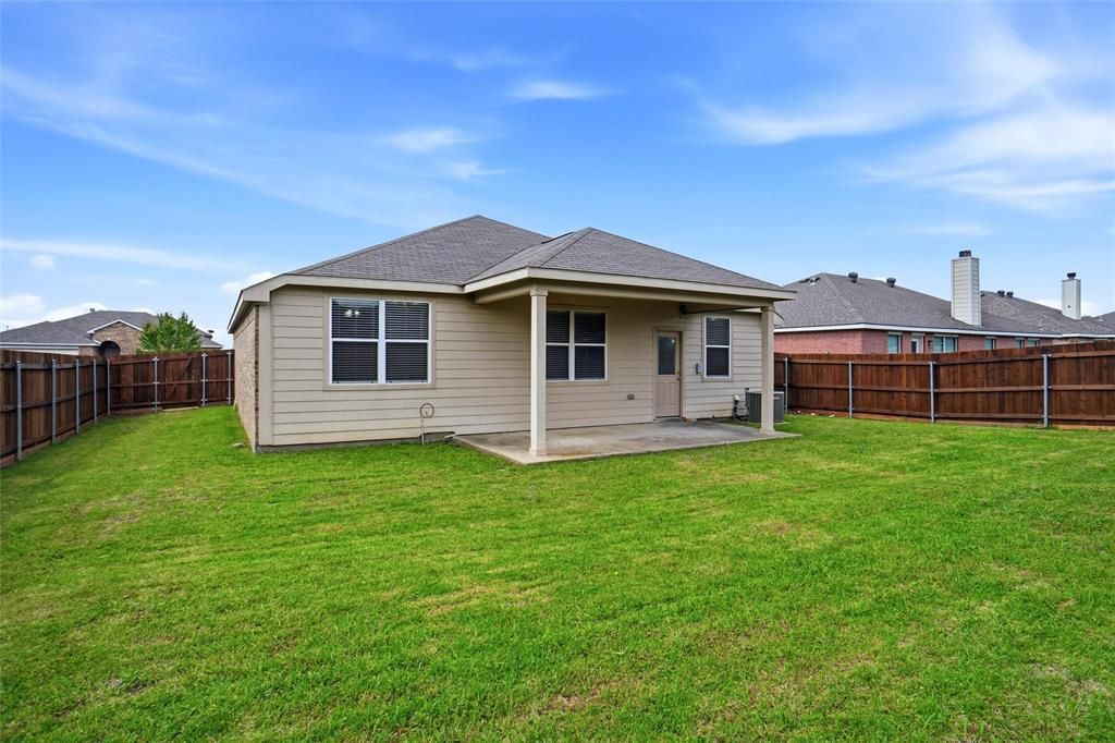 Photo of 216 Meadow Ridge Drive, Anna, TX 75409 (MLS # 21245125)