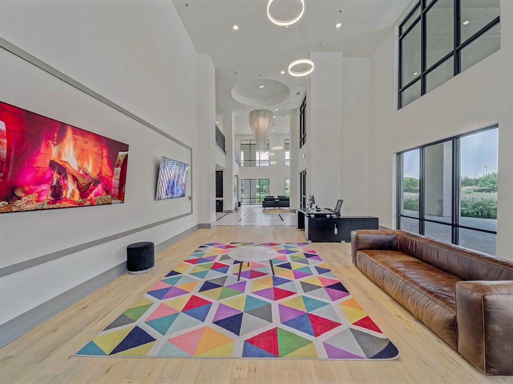 View Residential Condo - Residential Lease