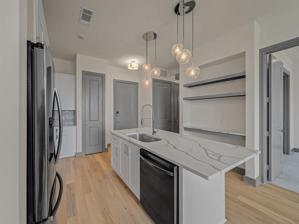 View Residential Condo - Residential Lease