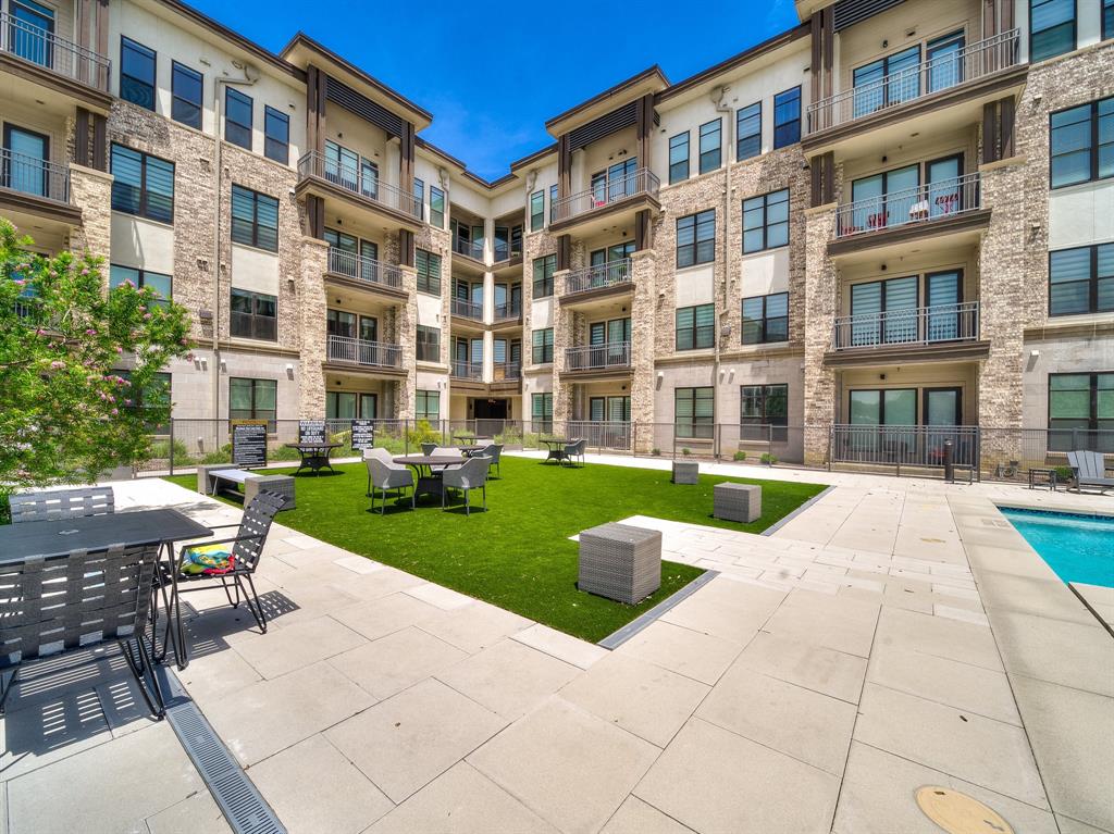 View Residential Condo - Residential Lease