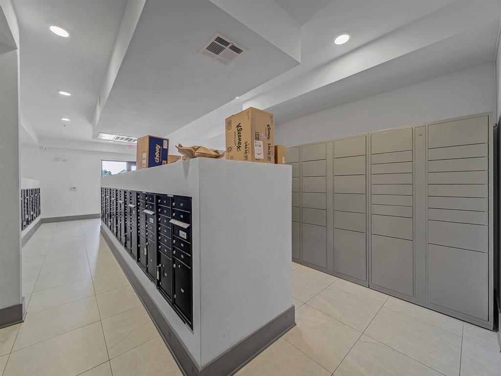 View Residential Condo - Residential Lease