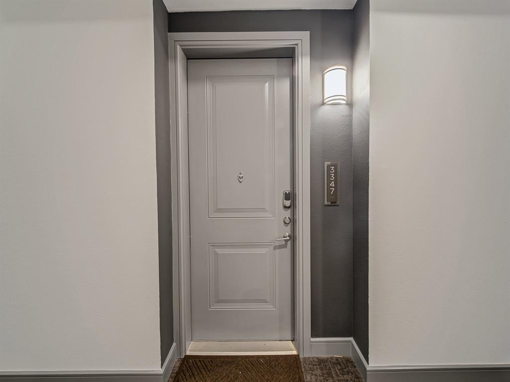 View Residential Condo - Residential Lease