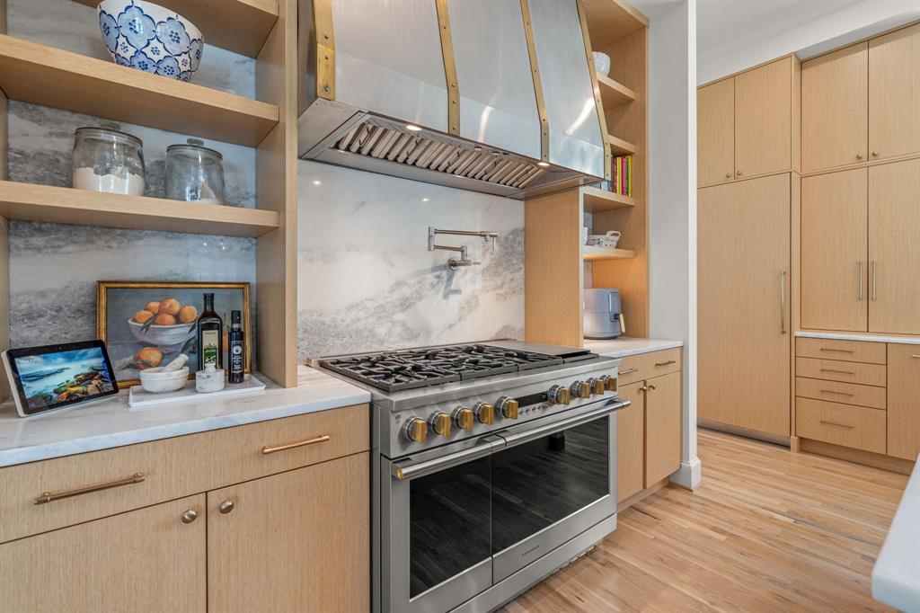 Montrachet - Residential