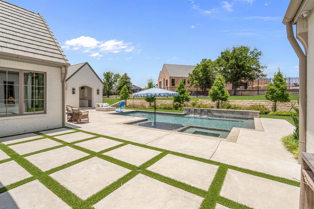 Montrachet - Residential