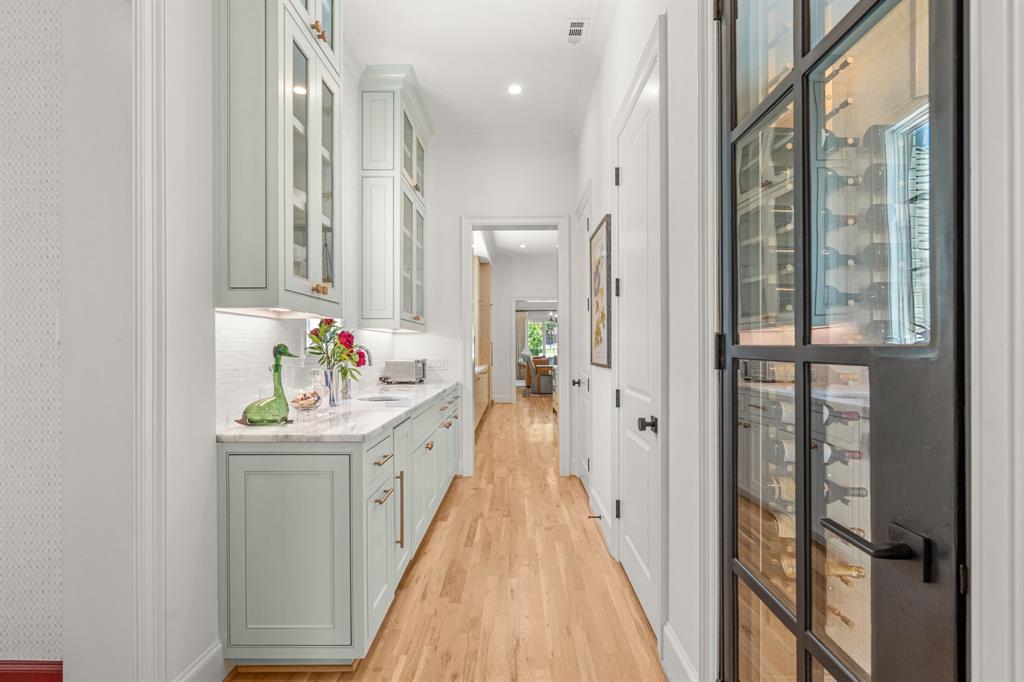 Montrachet - Residential