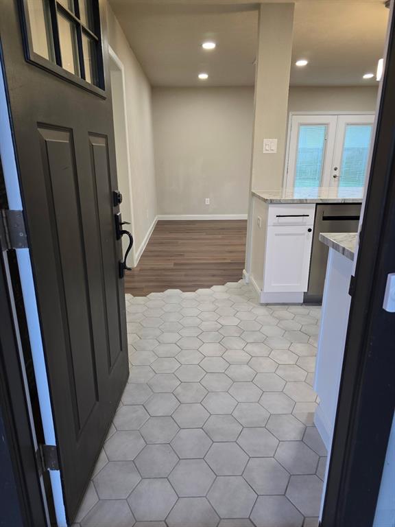 220 Bluebird Circle