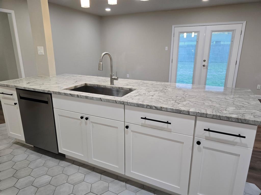 220 Bluebird Circle