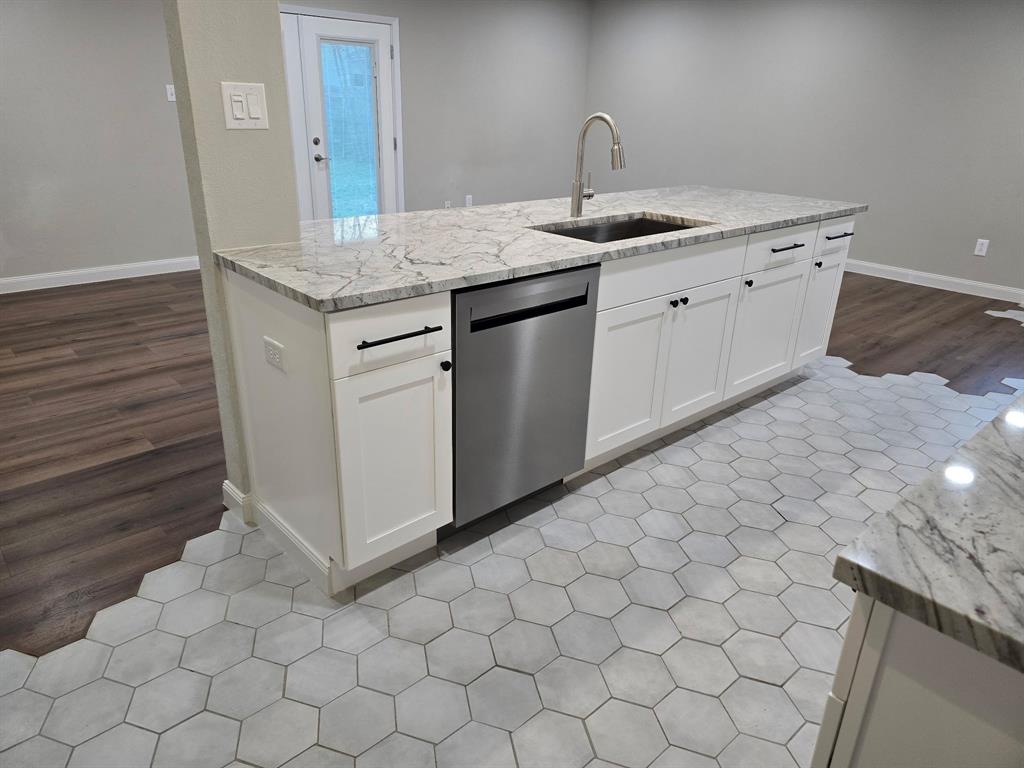 220 Bluebird Circle