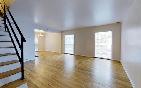 Photo of 6015 Reiger Avenue #6021, Dallas, TX 75214 (MLS # 21170367)