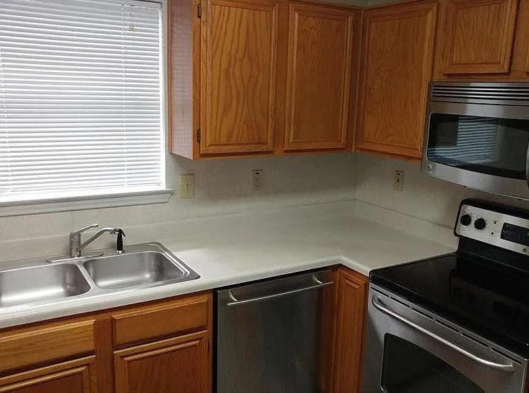 SUMMERFIELDS EAST - Residential Lease