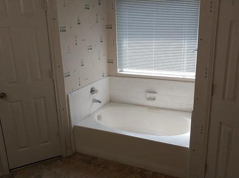 SUMMERFIELDS EAST - Residential Lease