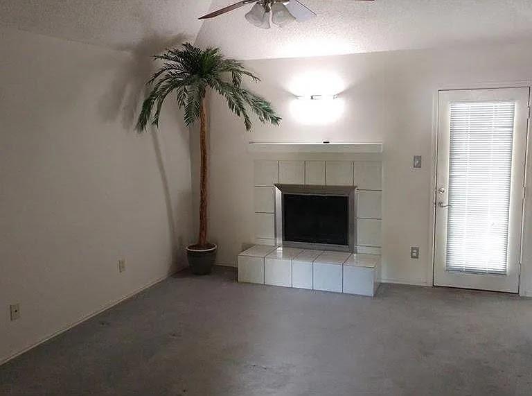 SUMMERFIELDS EAST - Residential Lease