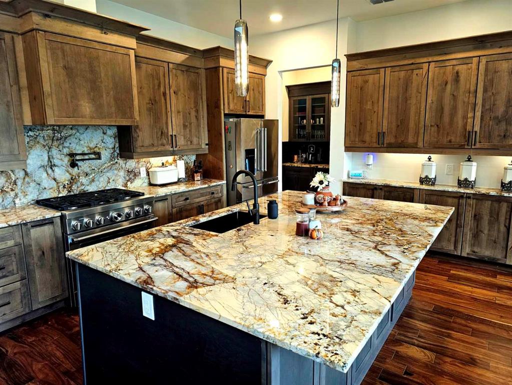 608 Redbud Court