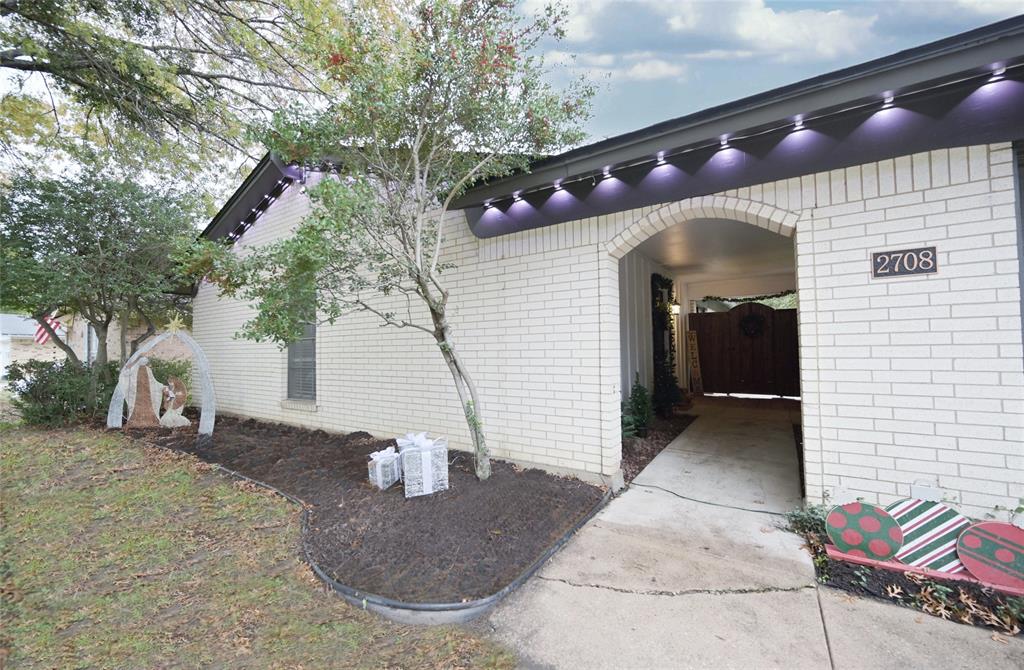 2708 Foxcroft Circle