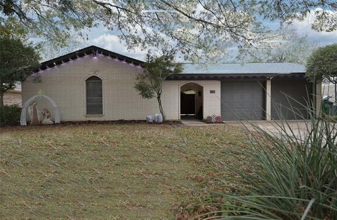 2708 Foxcroft Circle Denton TX 76209