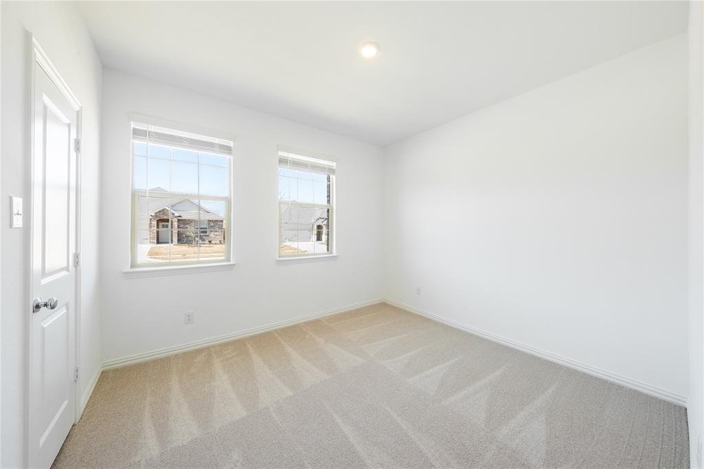 THE RESERVE AT CHAMBERLAIN CROSSING - Residential Lease