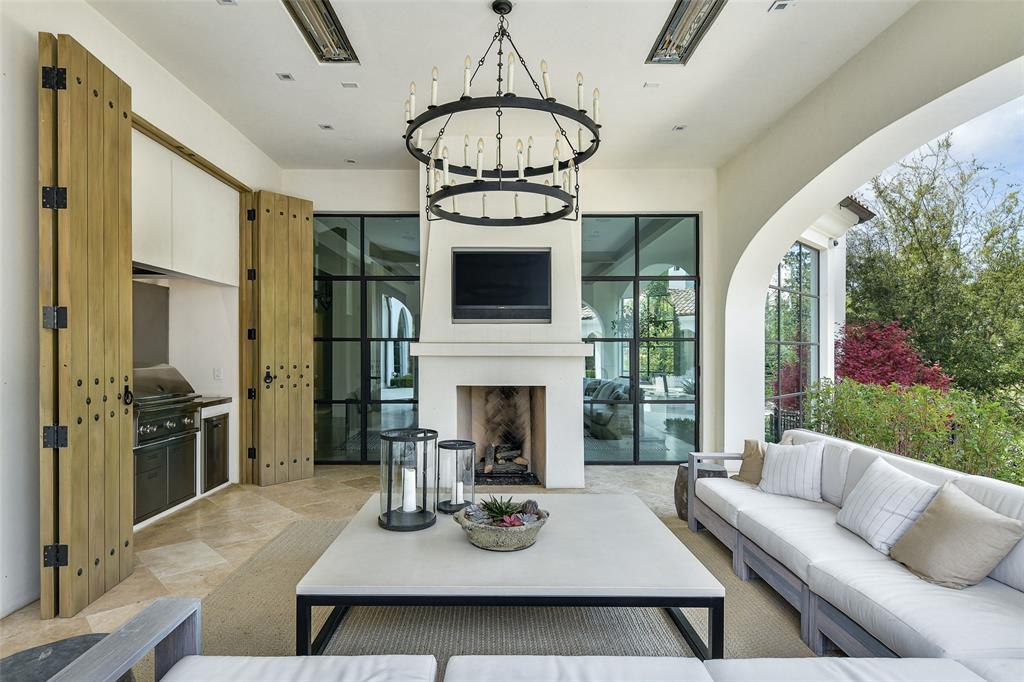 Francis Daniel - Residential