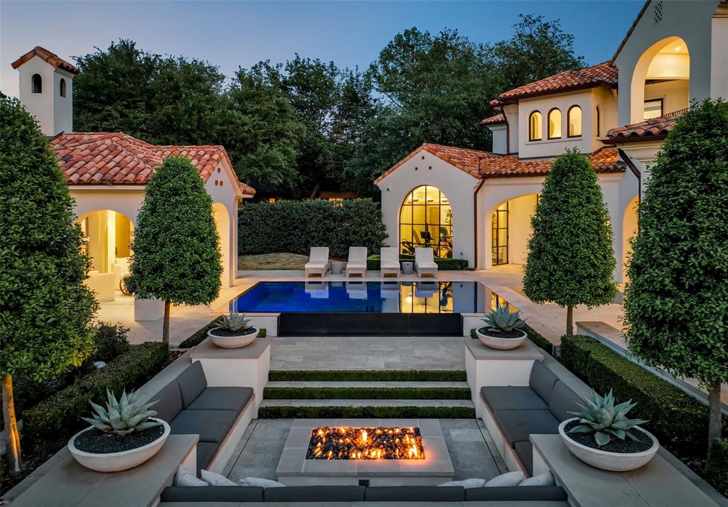 Francis Daniel - Residential