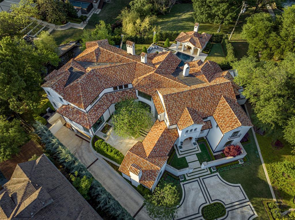 Francis Daniel - Residential