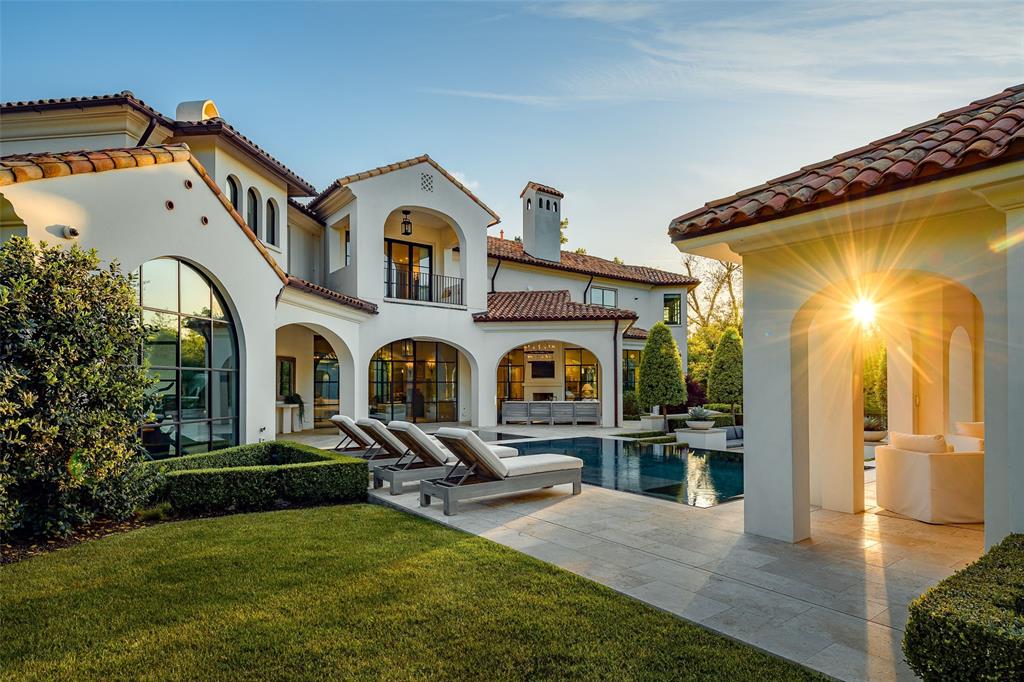 Francis Daniel - Residential