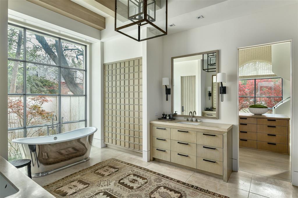 Francis Daniel - Residential