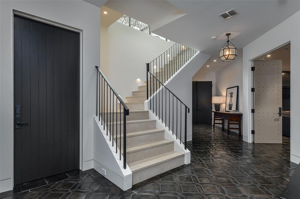 Francis Daniel - Residential